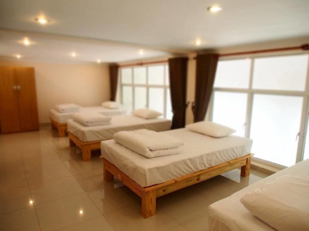 Top Hostel Phnom Penh Exterior photo